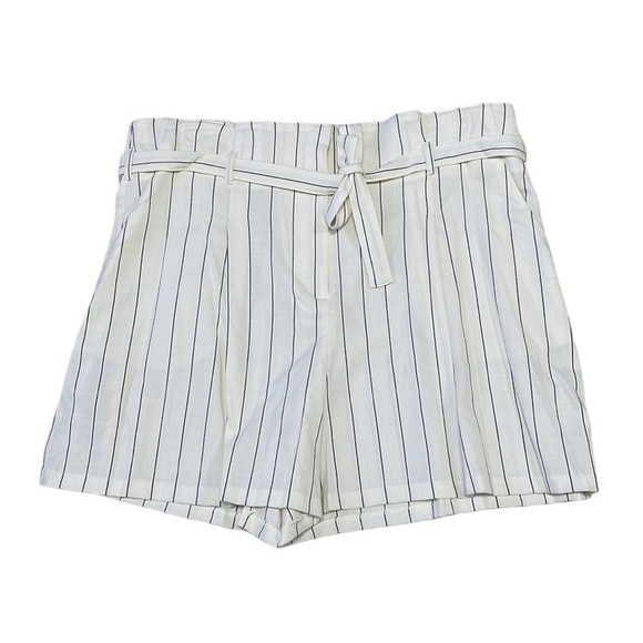 Worthington Shorts NWT Pleated Flare Ivory Black Stripes Size 18 - Picture 1 of 12